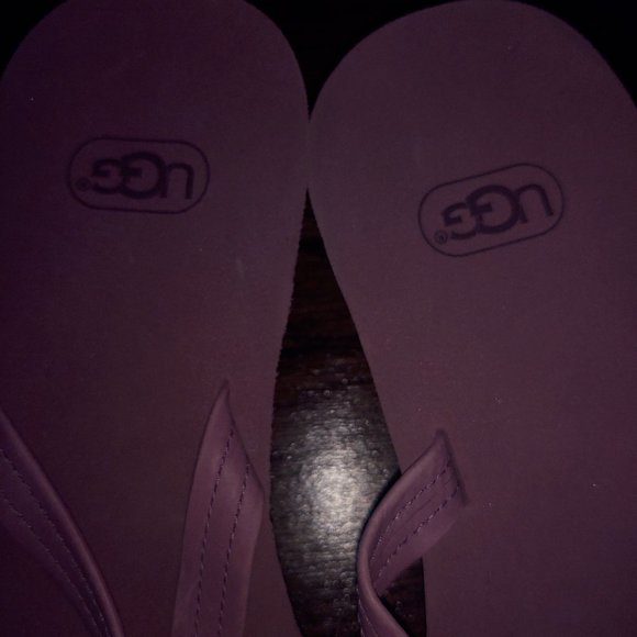 Women's Flip Flops Size 10 Purple UGG Platform - Picture 2 of 8